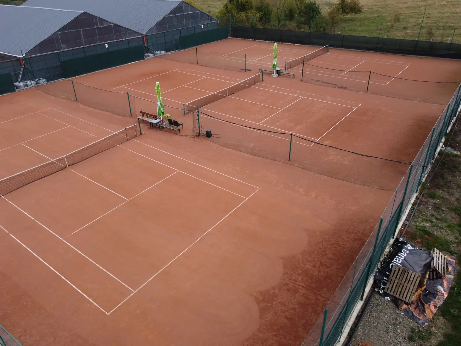 Terenurile de zgură ale Best Tenis Club, privite de sus